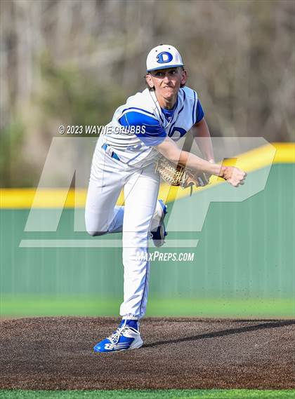 Thumbnail 2 in Longview v Decatur (Longview Lobo Invitational) photogallery.