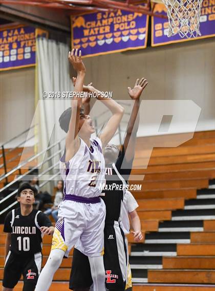 Thumbnail 2 in Lincoln @ Tokay photogallery.