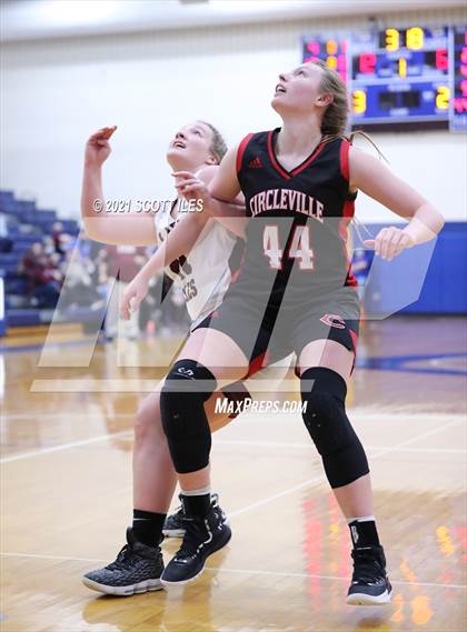Thumbnail 1 in Circleville vs Vinton County (OHSAA D2 District Final) photogallery.