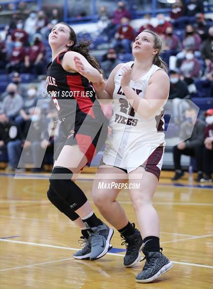 Thumbnail 1 in Circleville vs Vinton County (OHSAA D2 District Final) photogallery.