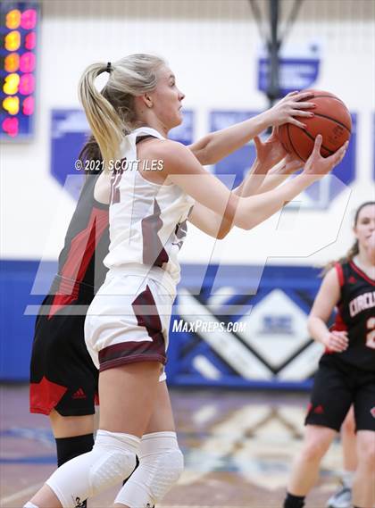 Thumbnail 3 in Circleville vs Vinton County (OHSAA D2 District Final) photogallery.