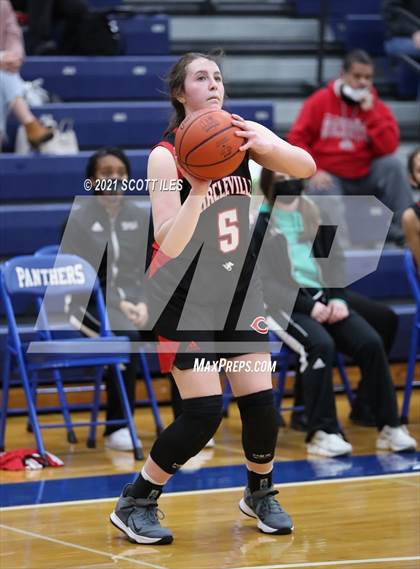 Thumbnail 2 in Circleville vs Vinton County (OHSAA D2 District Final) photogallery.