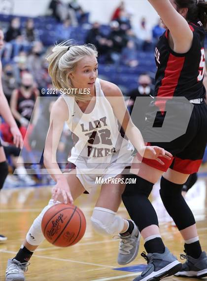 Thumbnail 2 in Circleville vs Vinton County (OHSAA D2 District Final) photogallery.