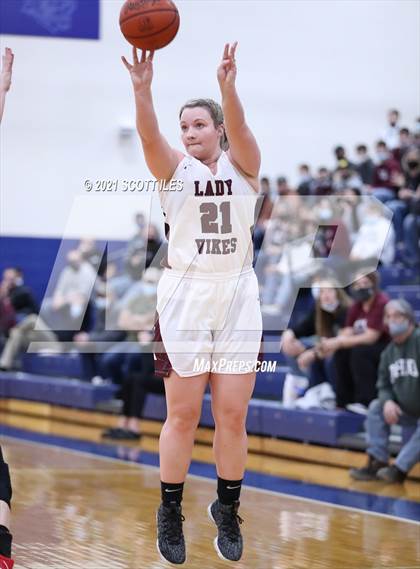 Thumbnail 2 in Circleville vs Vinton County (OHSAA D2 District Final) photogallery.