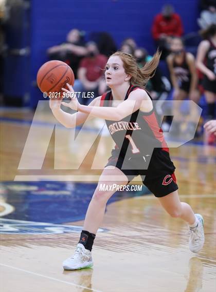 Thumbnail 3 in Circleville vs Vinton County (OHSAA D2 District Final) photogallery.