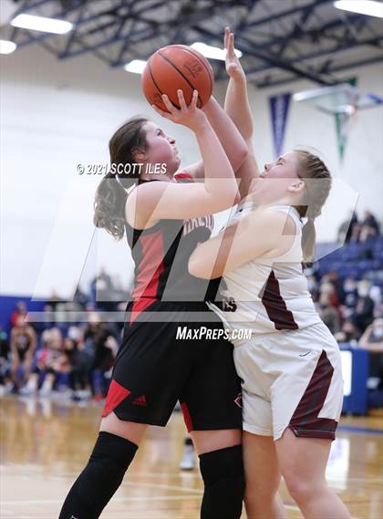 Thumbnail 1 in Circleville vs Vinton County (OHSAA D2 District Final) photogallery.