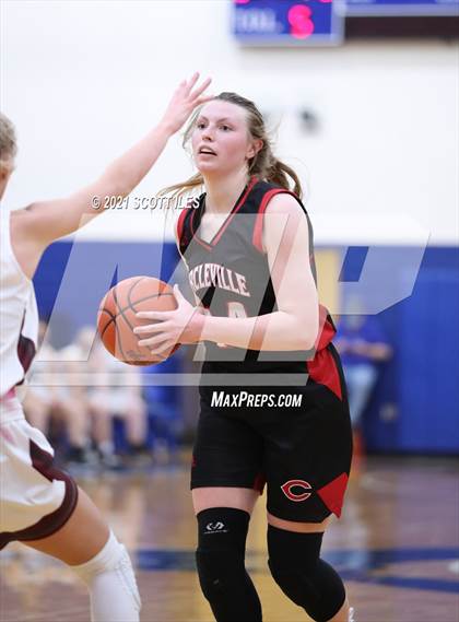 Thumbnail 3 in Circleville vs Vinton County (OHSAA D2 District Final) photogallery.
