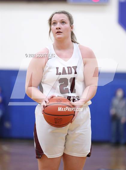Thumbnail 3 in Circleville vs Vinton County (OHSAA D2 District Final) photogallery.