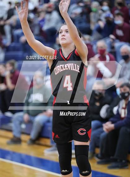 Thumbnail 1 in Circleville vs Vinton County (OHSAA D2 District Final) photogallery.