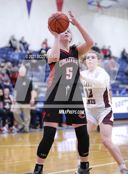 Thumbnail 2 in Circleville vs Vinton County (OHSAA D2 District Final) photogallery.