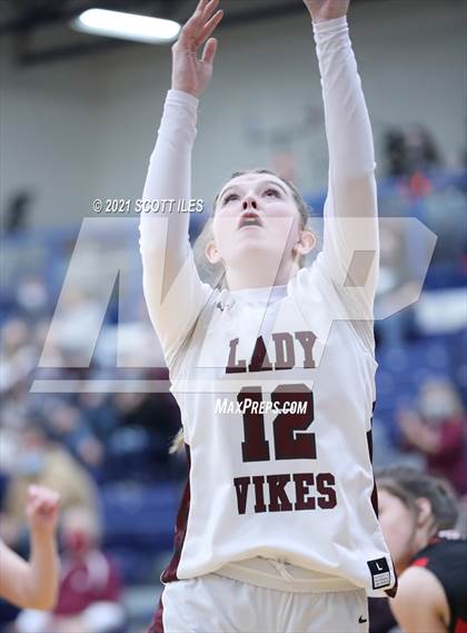 Thumbnail 1 in Circleville vs Vinton County (OHSAA D2 District Final) photogallery.