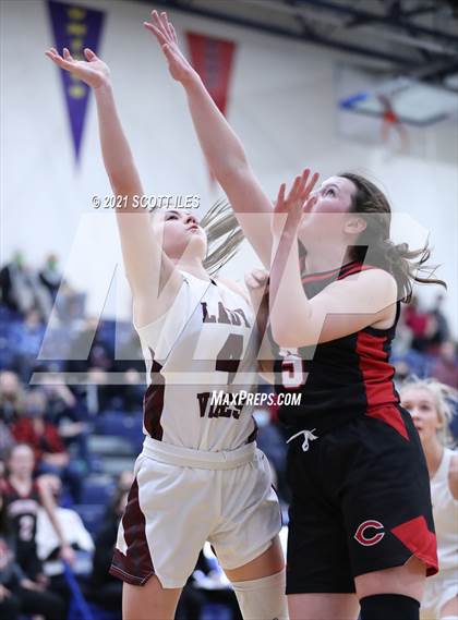 Thumbnail 3 in Circleville vs Vinton County (OHSAA D2 District Final) photogallery.