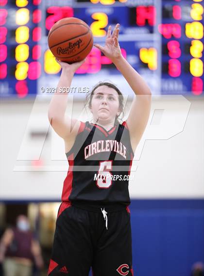 Thumbnail 2 in Circleville vs Vinton County (OHSAA D2 District Final) photogallery.