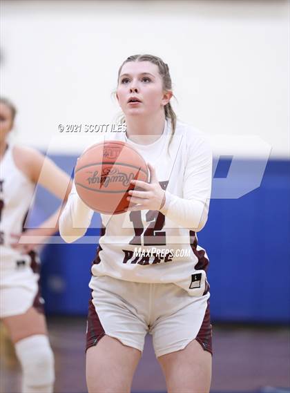 Thumbnail 1 in Circleville vs Vinton County (OHSAA D2 District Final) photogallery.