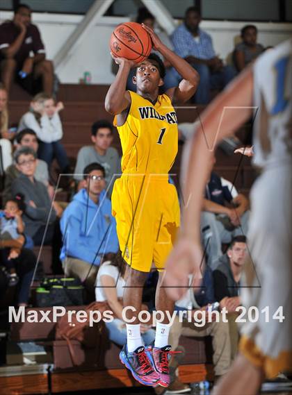 Thumbnail 2 in San Diego Senior All-Star Game (Boys) photogallery.