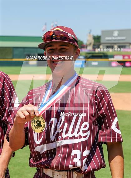 Thumbnail 3 in Hawley vs. Collinsville (UIL 2A Baseball Final Medal Ceremony) photogallery.