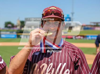 Thumbnail 3 in Hawley vs. Collinsville (UIL 2A Baseball Final Medal Ceremony) photogallery.
