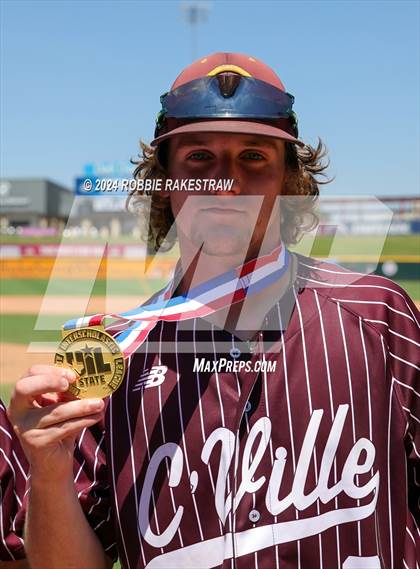 Thumbnail 2 in Hawley vs. Collinsville (UIL 2A Baseball Final Medal Ceremony) photogallery.