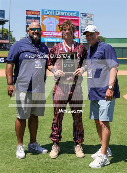 Thumbnail 1 in Hawley vs. Collinsville (UIL 2A Baseball Final Medal Ceremony) photogallery.