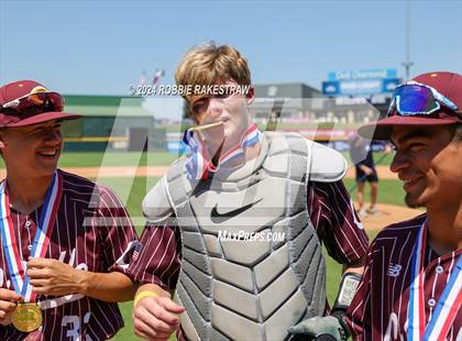Thumbnail 2 in Hawley vs. Collinsville (UIL 2A Baseball Final Medal Ceremony) photogallery.