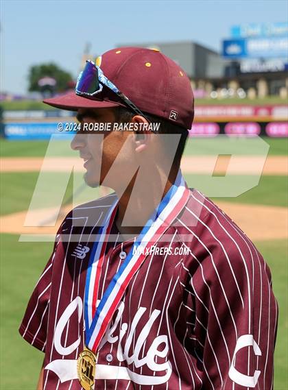 Thumbnail 3 in Hawley vs. Collinsville (UIL 2A Baseball Final Medal Ceremony) photogallery.