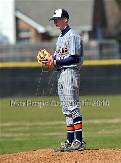 Thumbnail 3 in Naaman Forest vs. McKinney North (Carrollton Diamond Classic) photogallery.