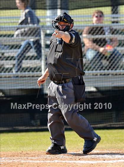 Thumbnail 2 in Naaman Forest vs. McKinney North (Carrollton Diamond Classic) photogallery.
