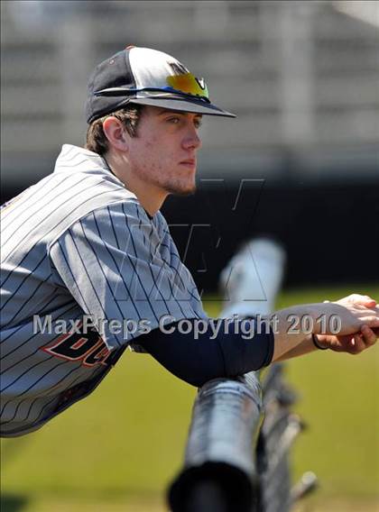 Thumbnail 3 in Naaman Forest vs. McKinney North (Carrollton Diamond Classic) photogallery.