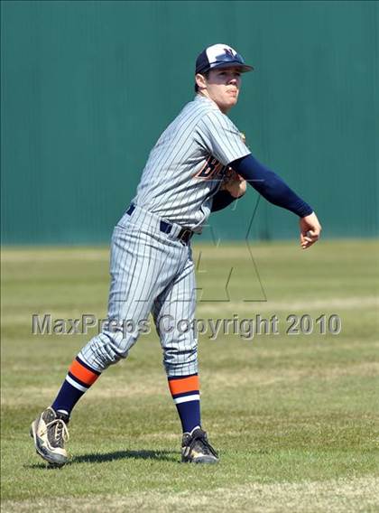 Thumbnail 1 in Naaman Forest vs. McKinney North (Carrollton Diamond Classic) photogallery.