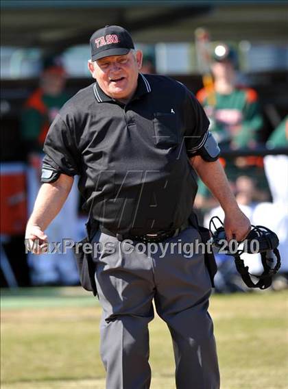 Thumbnail 3 in Naaman Forest vs. McKinney North (Carrollton Diamond Classic) photogallery.