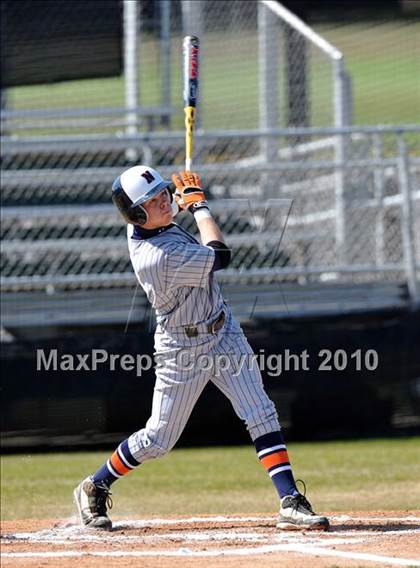 Thumbnail 2 in Naaman Forest vs. McKinney North (Carrollton Diamond Classic) photogallery.