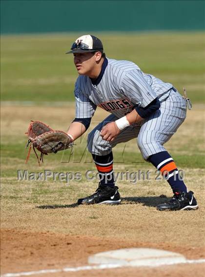 Thumbnail 1 in Naaman Forest vs. McKinney North (Carrollton Diamond Classic) photogallery.