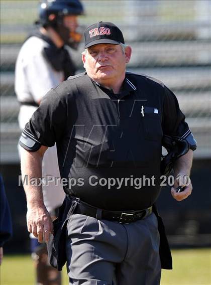 Thumbnail 2 in Naaman Forest vs. McKinney North (Carrollton Diamond Classic) photogallery.