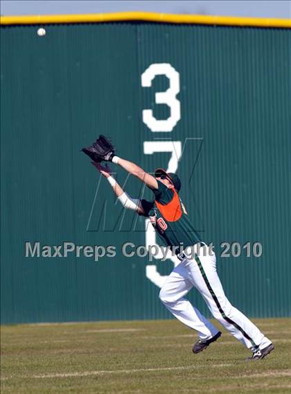 Thumbnail 1 in Naaman Forest vs. McKinney North (Carrollton Diamond Classic) photogallery.