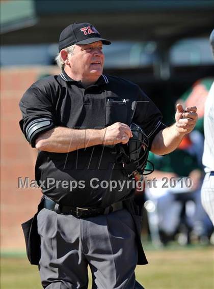 Thumbnail 1 in Naaman Forest vs. McKinney North (Carrollton Diamond Classic) photogallery.
