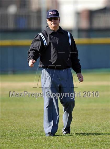 Thumbnail 1 in Naaman Forest vs. McKinney North (Carrollton Diamond Classic) photogallery.