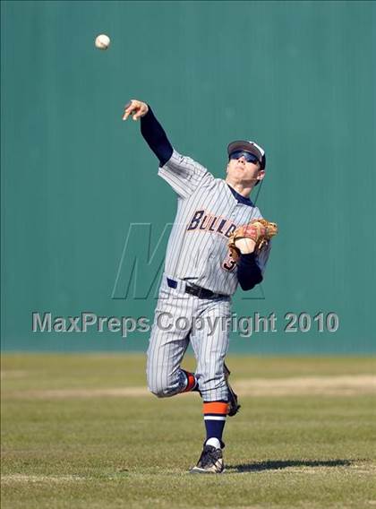Thumbnail 3 in Naaman Forest vs. McKinney North (Carrollton Diamond Classic) photogallery.