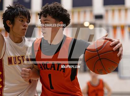 Thumbnail 2 in Arcata vs. Lincoln (Bambauer Tournament) photogallery.