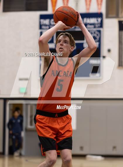 Thumbnail 3 in Arcata vs. Lincoln (Bambauer Tournament) photogallery.