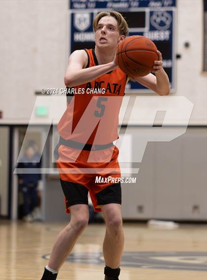 Thumbnail 2 in Arcata vs. Lincoln (Bambauer Tournament) photogallery.