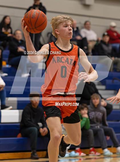 Thumbnail 3 in Arcata vs. Lincoln (Bambauer Tournament) photogallery.