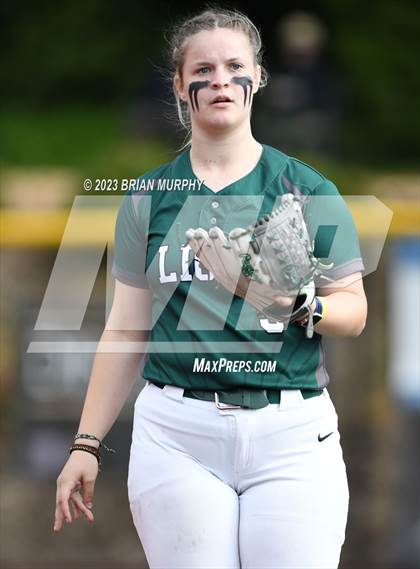 Thumbnail 1 in West Linn vs Jesuit (OSAA 6A 1st Round) photogallery.