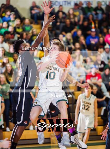 Thumbnail 1 in Coloma vs Benton Harbor (MHSAA District Playoff) photogallery.