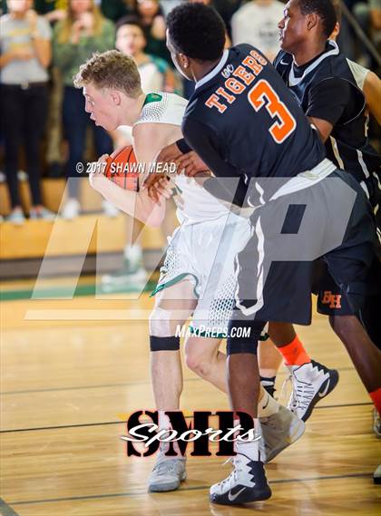 Thumbnail 2 in Coloma vs Benton Harbor (MHSAA District Playoff) photogallery.