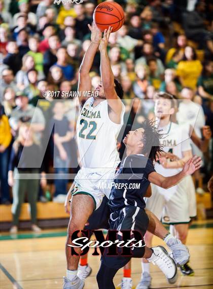 Thumbnail 1 in Coloma vs Benton Harbor (MHSAA District Playoff) photogallery.