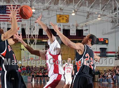 Thumbnail 2 in Mt. Vernon vs Centralia (3A Regionals Semifinals) photogallery.