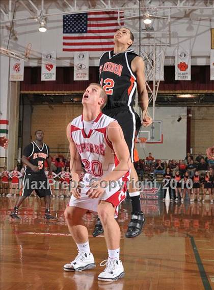 Thumbnail 2 in Mt. Vernon vs Centralia (3A Regionals Semifinals) photogallery.