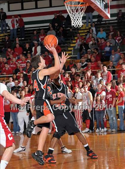 Thumbnail 1 in Mt. Vernon vs Centralia (3A Regionals Semifinals) photogallery.