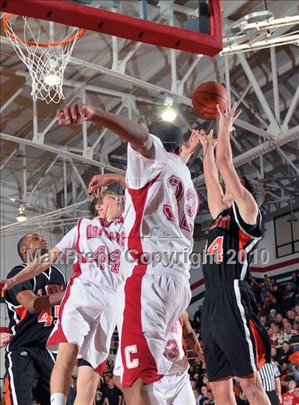 Thumbnail 3 in Mt. Vernon vs Centralia (3A Regionals Semifinals) photogallery.
