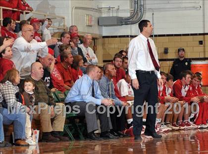 Thumbnail 2 in Mt. Vernon vs Centralia (3A Regionals Semifinals) photogallery.